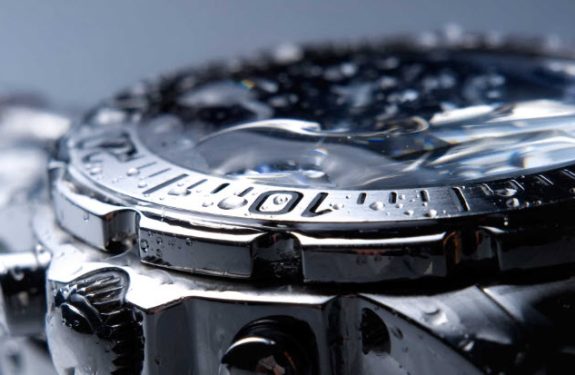 Cách Khắc Phục Đồng Hồ Bị Hơi Nước Nhanh Chóng Tại Nhà